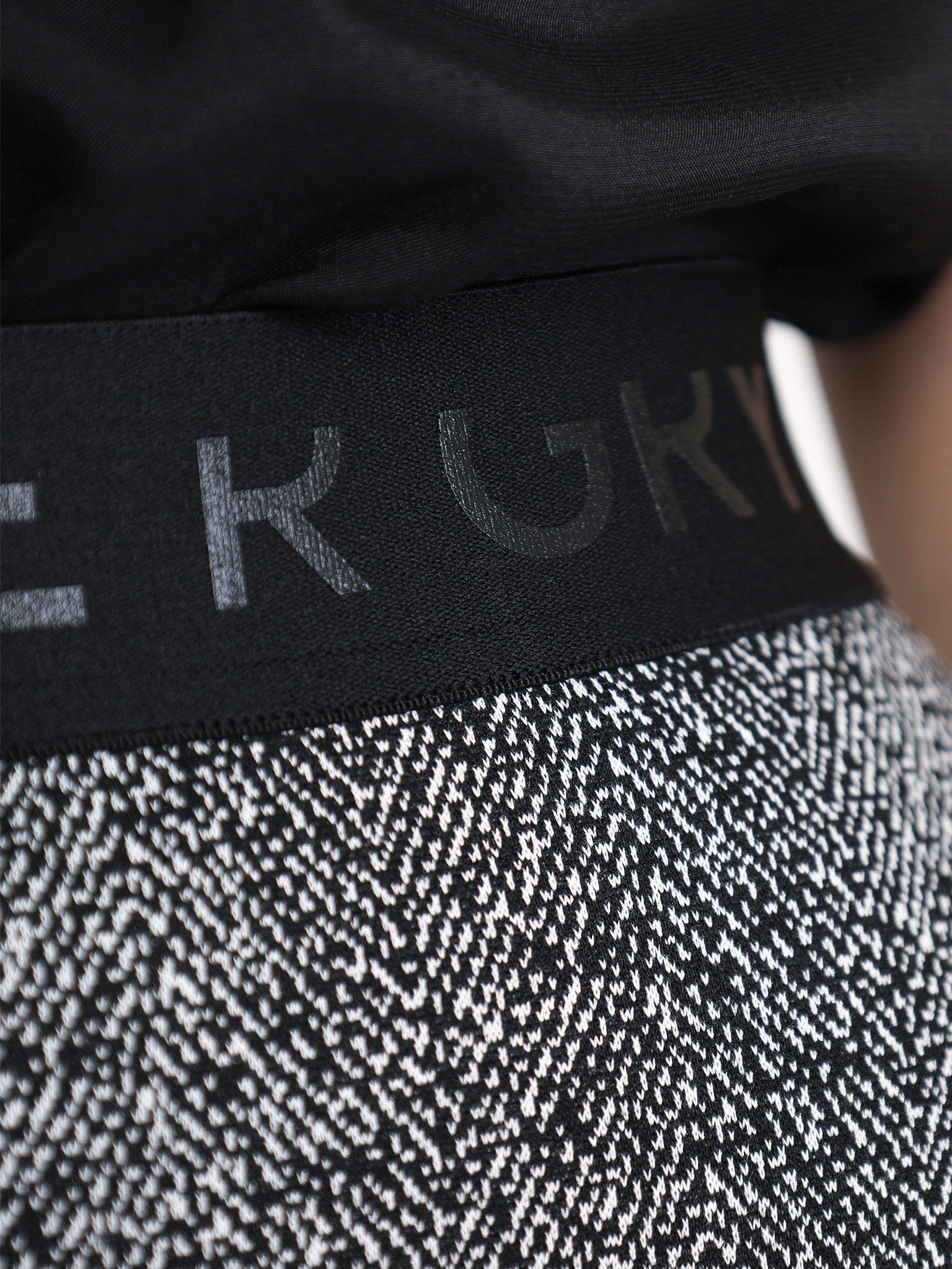 Юбка трикотажная расклешенная